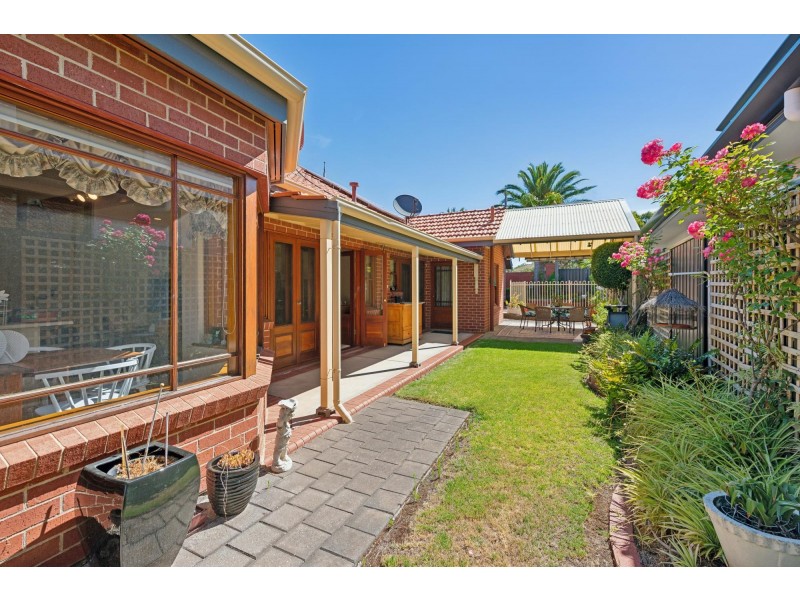 1 McDonald Grove, West Lakes SA 5021