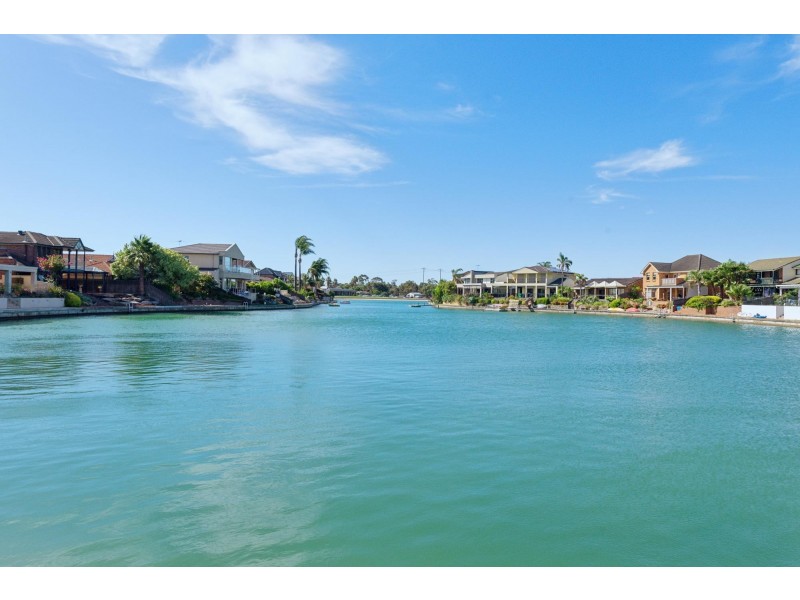 1 McDonald Grove, West Lakes SA 5021