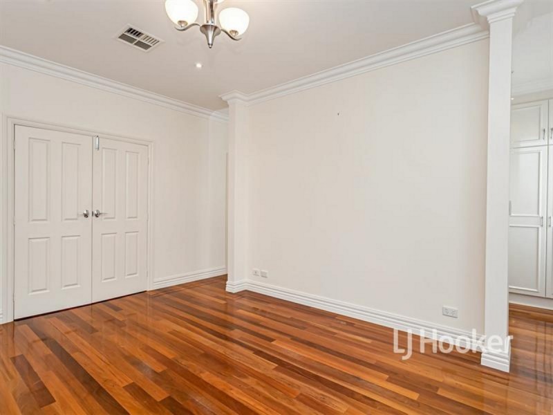 201 Trimmer Parade, Grange SA 5022