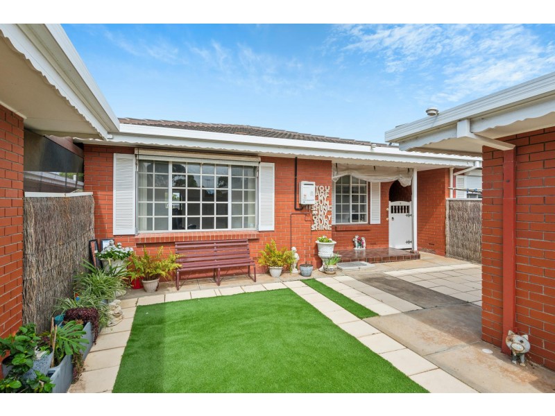 2/1 Moorea Court, West Lakes SA 5021