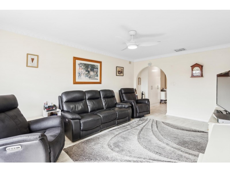 2/1 Moorea Court, West Lakes SA 5021