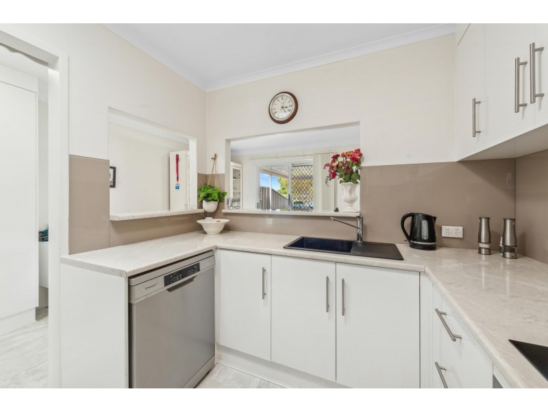 2/1 Moorea Court, West Lakes SA 5021