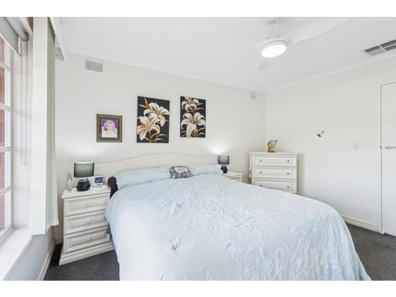 2/1 Moorea Court, West Lakes SA 5021