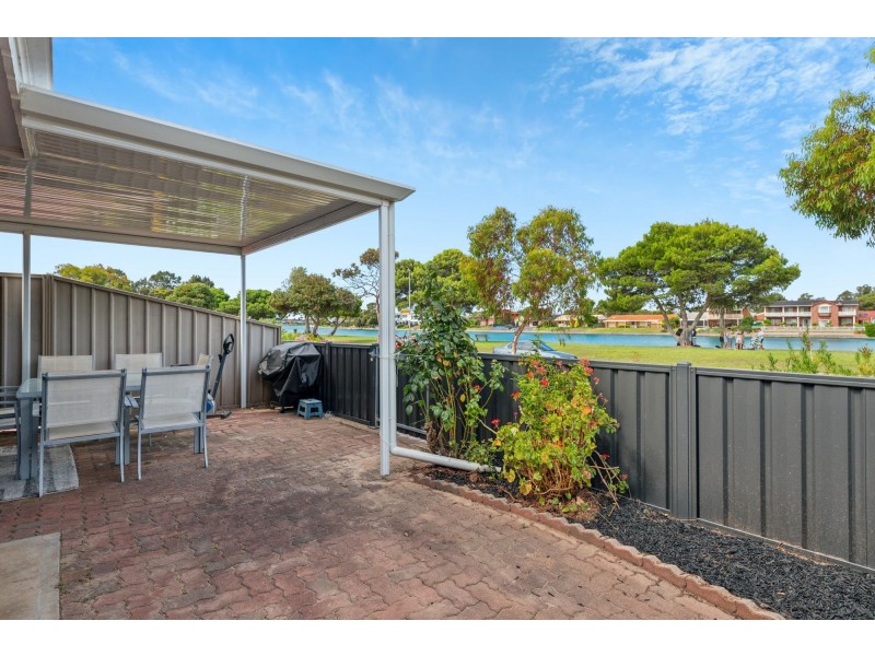 2/1 Moorea Court, West Lakes SA 5021