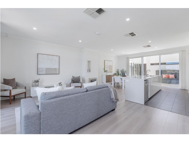 5 Karra Cove, New Port SA 5015