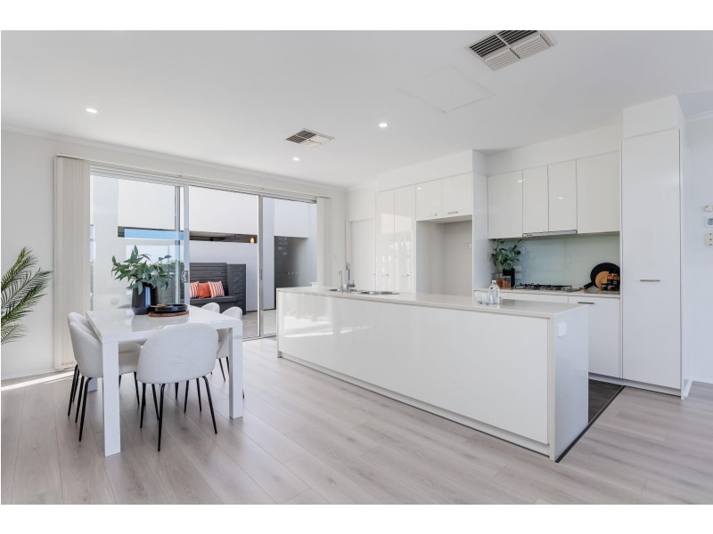 5 Karra Cove, New Port SA 5015