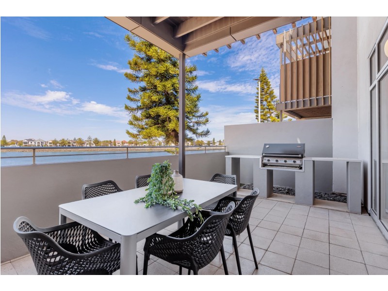 5 Karra Cove, New Port SA 5015