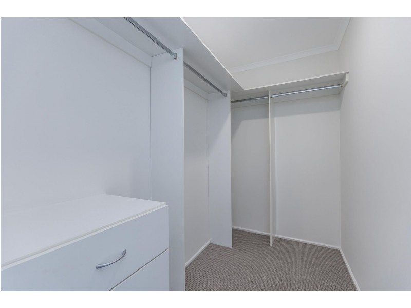 5 Karra Cove, New Port SA 5015