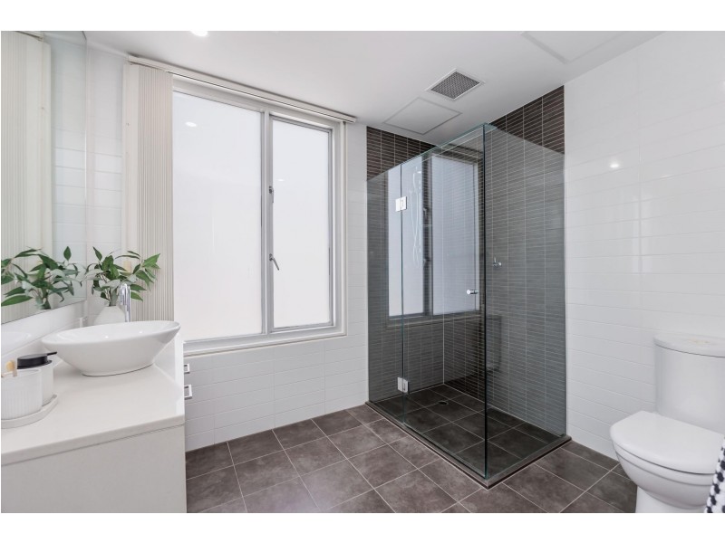 5 Karra Cove, New Port SA 5015