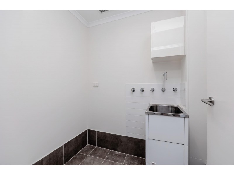 5 Karra Cove, New Port SA 5015