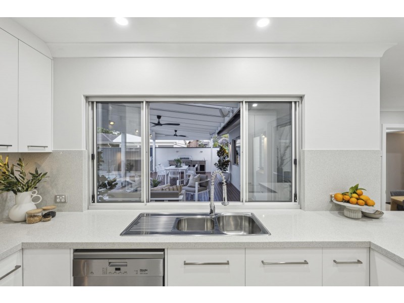 9 Fisher Place, West Lakes SA 5021