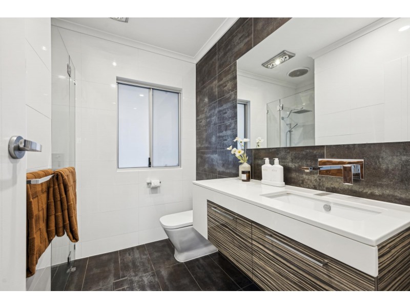 9 Fisher Place, West Lakes SA 5021