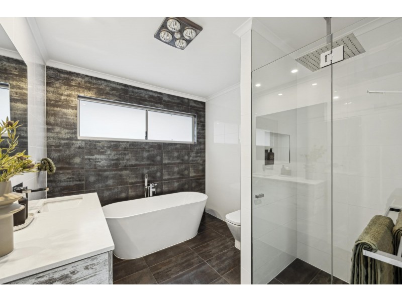 9 Fisher Place, West Lakes SA 5021