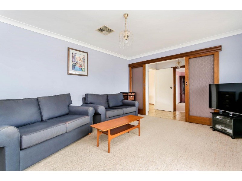 4 Santiago Street, West Lakes Shore SA 5020