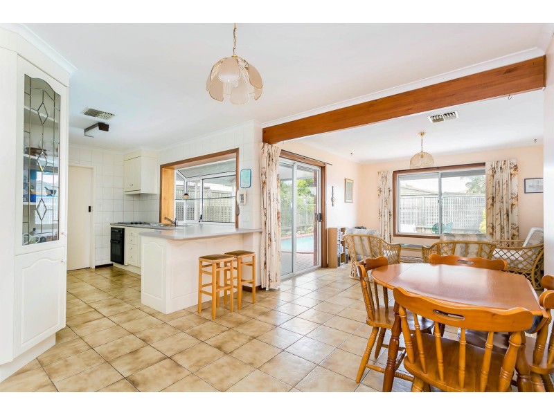 4 Santiago Street, West Lakes Shore SA 5020