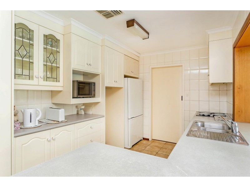 4 Santiago Street, West Lakes Shore SA 5020