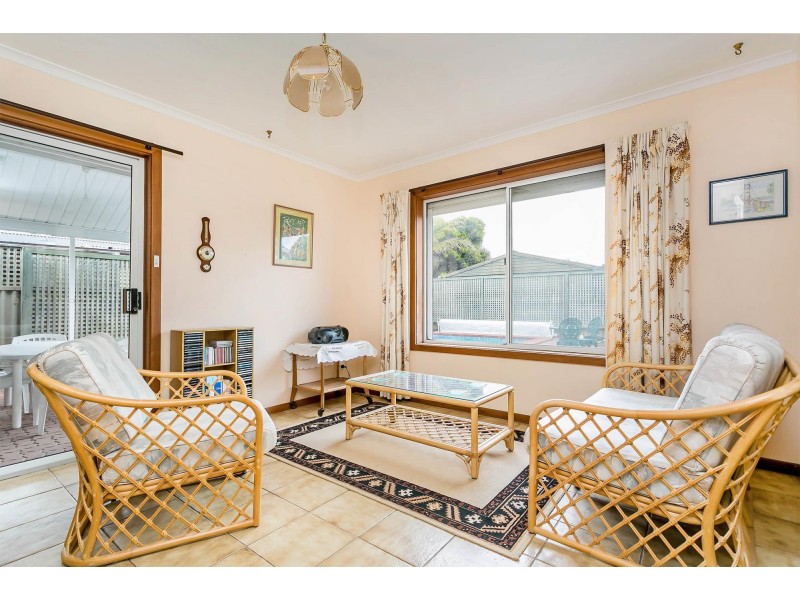 4 Santiago Street, West Lakes Shore SA 5020