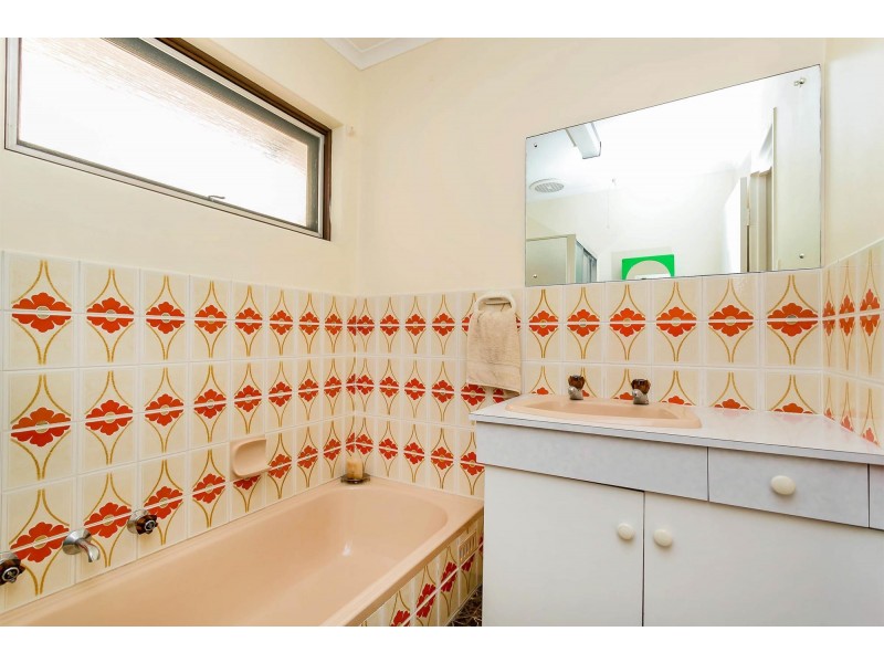 4 Santiago Street, West Lakes Shore SA 5020