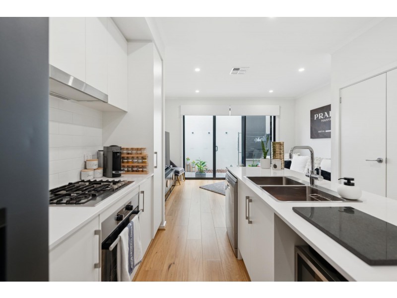 18/24 Arnold Close, Findon SA 5023
