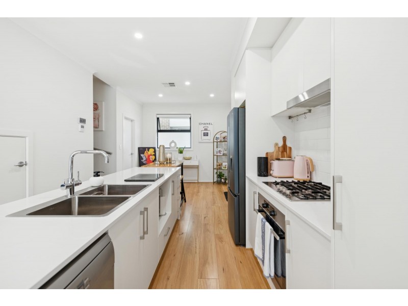 18/24 Arnold Close, Findon SA 5023