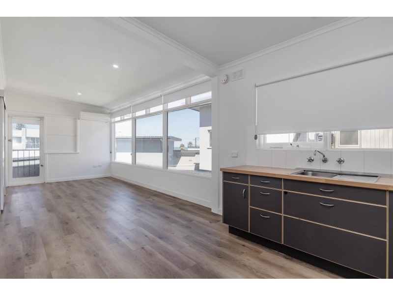 8/52 Seaview Road, West Beach SA 5024