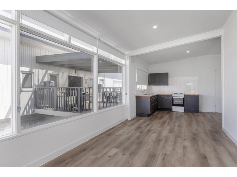 8/52 Seaview Road, West Beach SA 5024