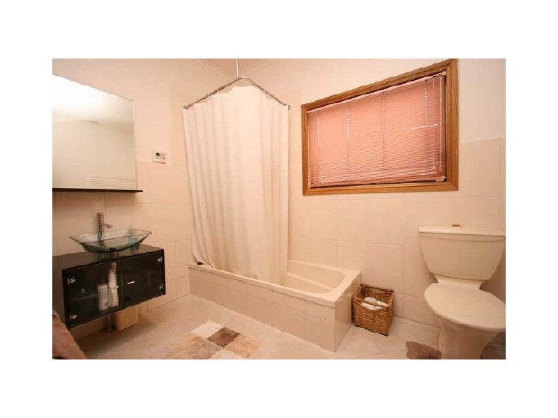 4 Little Craigie Street, Birkenhead SA 5015