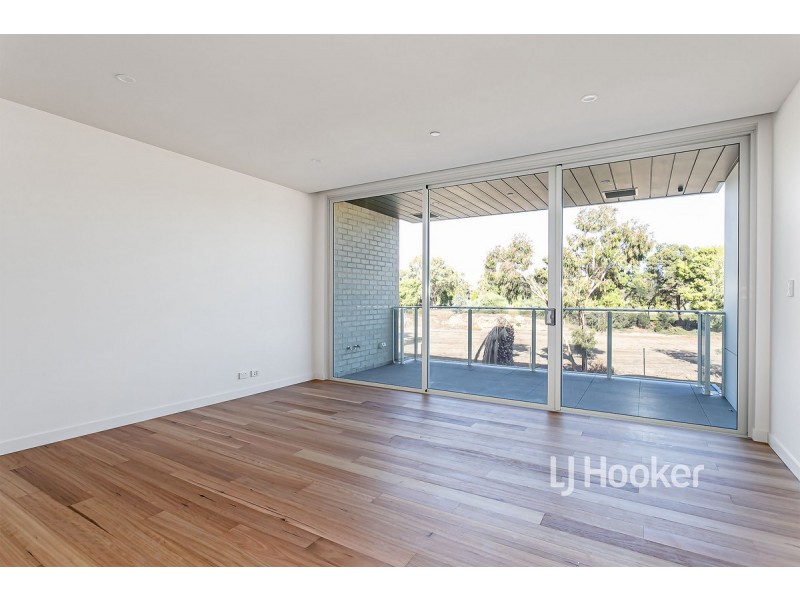 102/69 Troubridge Drive, West Lakes SA 5021