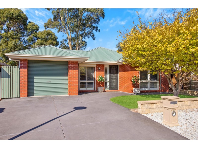 7 Greenbriar Avenue, Happy Valley SA 5159