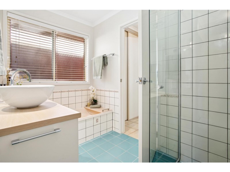 7 Greenbriar Avenue, Happy Valley SA 5159