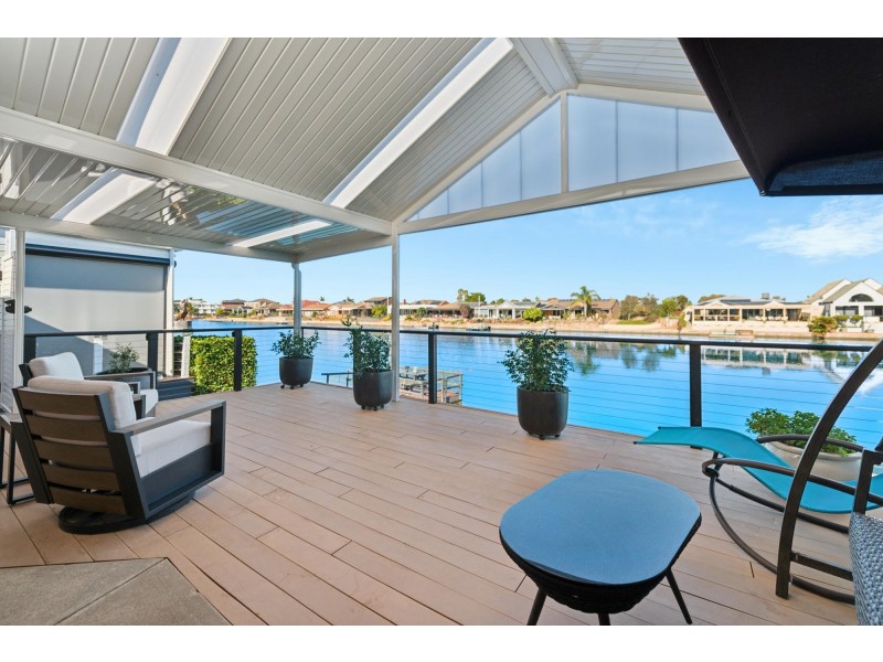 2/8 Hansen Court, West Lakes Shore SA 5020