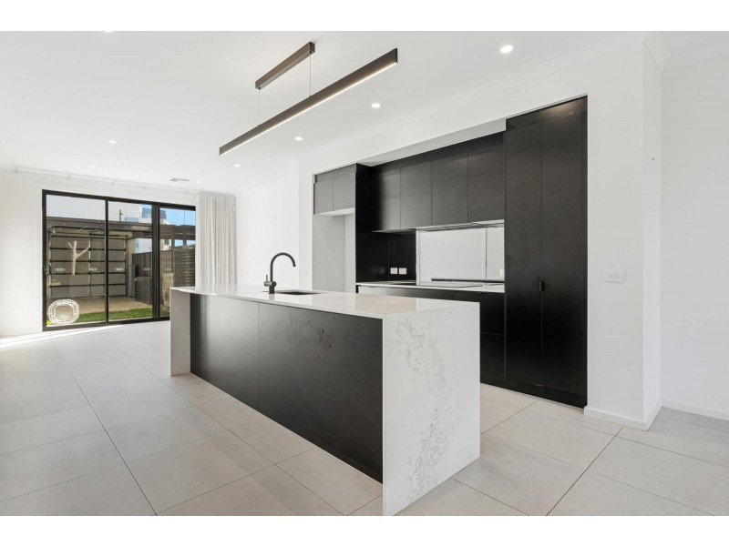 35 Saltbush Lane, West Lakes SA 5021