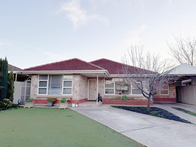 4 McEwan Avenue, Seaton SA 5023