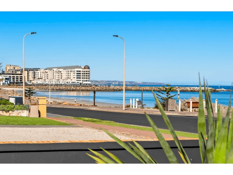 11/33 North Esplanade, Glenelg North SA 5045