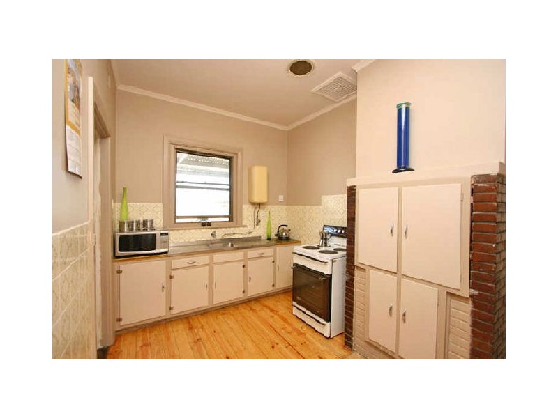 11 Glenavon Street, Woodville South SA 5011