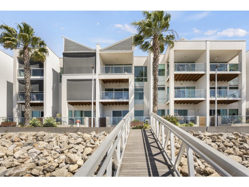 16 Tarni Court, New Port SA 5015