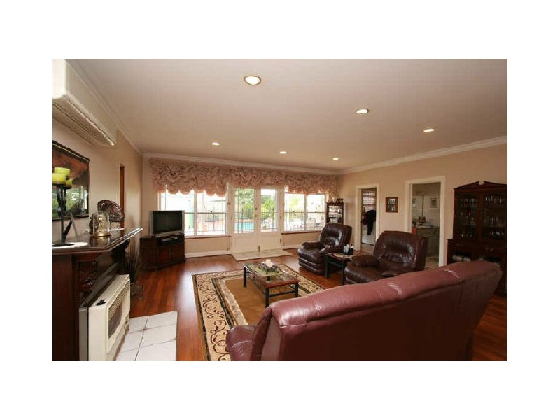 9 Green Road, Woodville West SA 5011