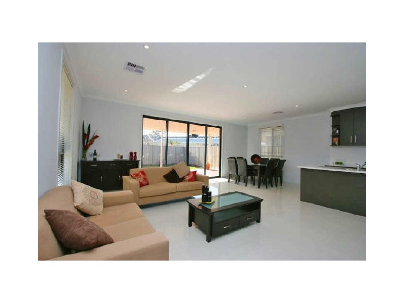 4 Heysen Crescent, West Lakes Shore SA 5020