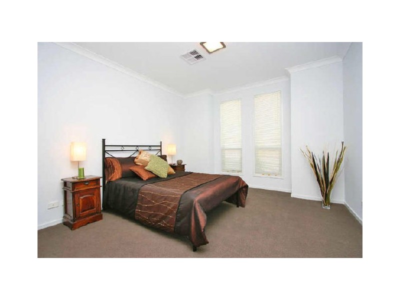 4 Heysen Crescent, West Lakes Shore SA 5020