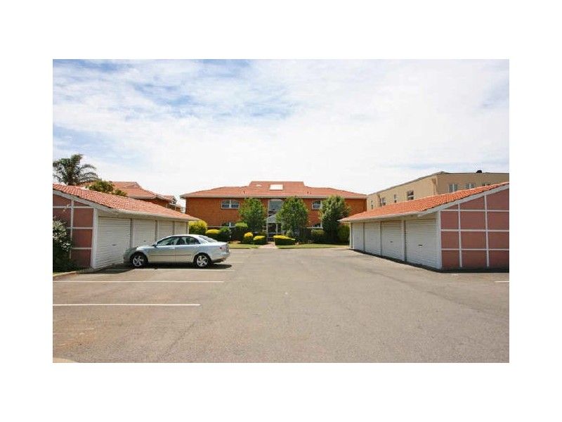 8/6 Sunrise Court, West Lakes SA 5021