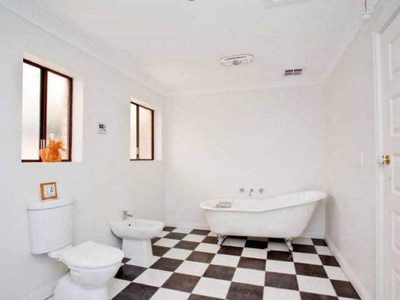7 Greenfield Crescent, West Lakes Shore SA 5020