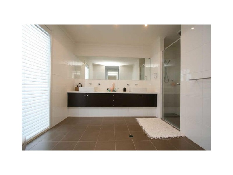 22 Yarle Street, Mawson Lakes SA 5095