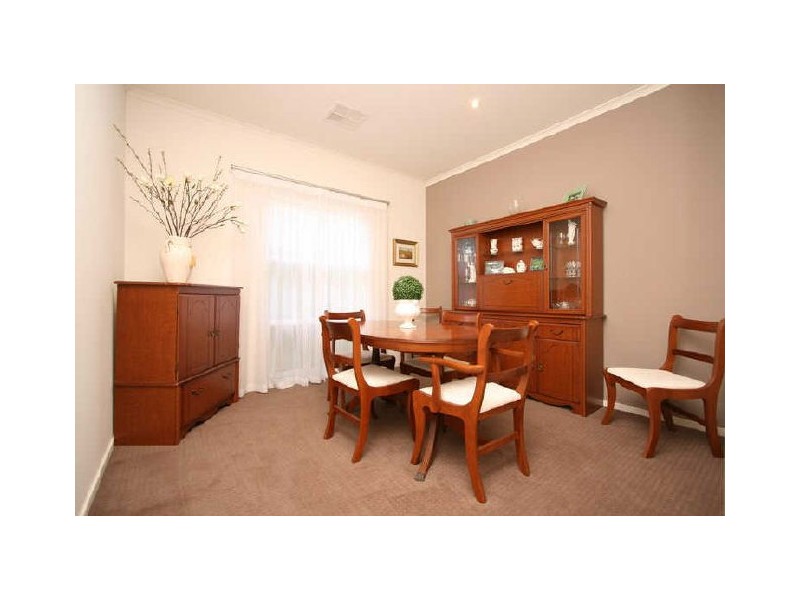 22 Yarle Street, Mawson Lakes SA 5095