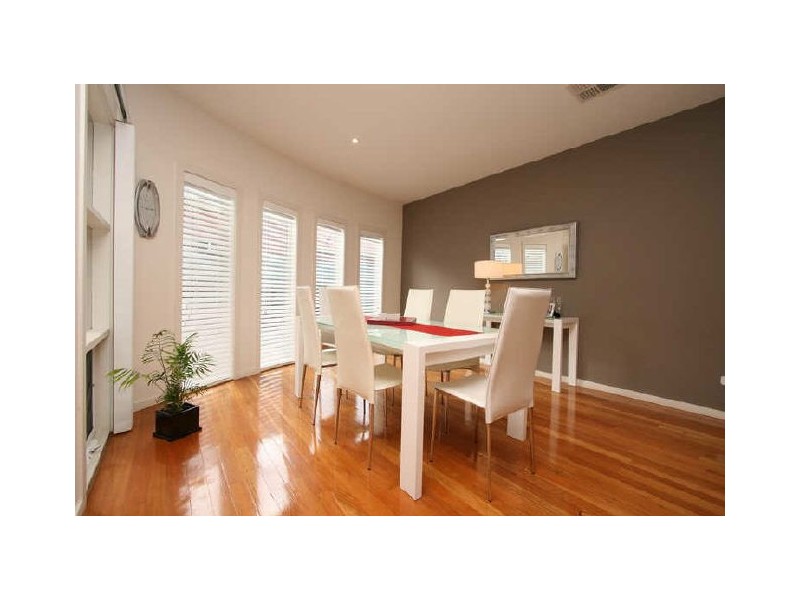 22 Yarle Street, Mawson Lakes SA 5095