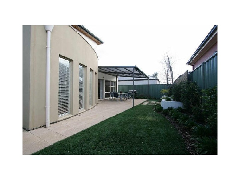 22 Yarle Street, Mawson Lakes SA 5095