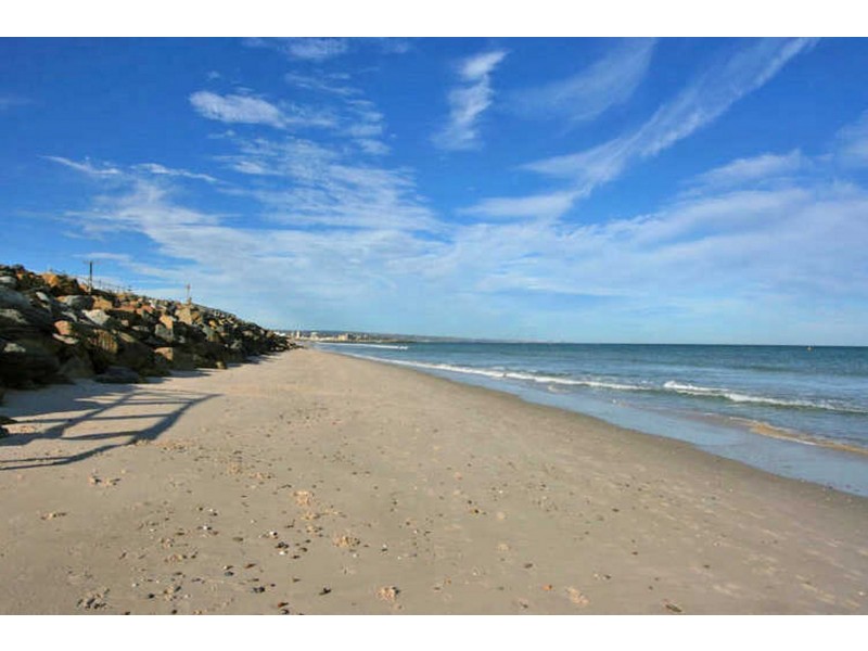 2/576 Seaview Road, Grange SA 5022