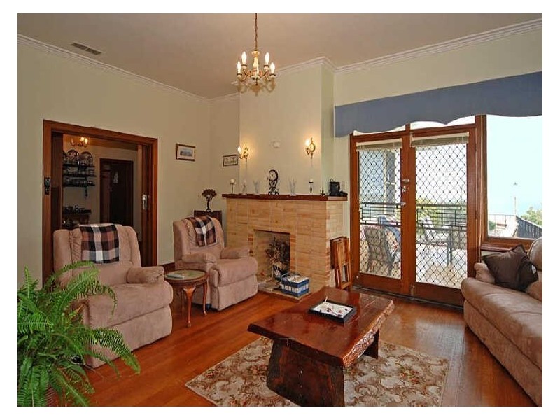 65 Hindmarsh Road, Victor Harbor SA 5211