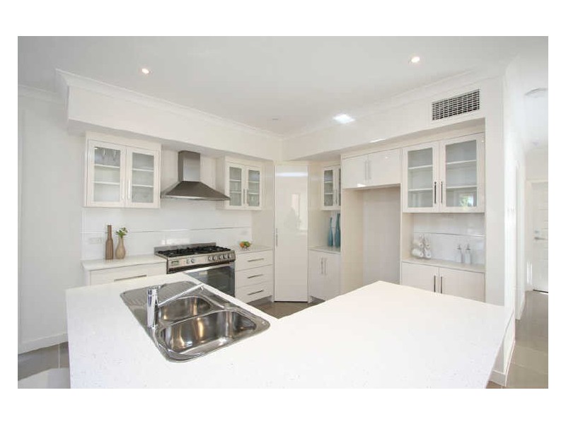 9A Gosse Avenue, Glenelg North SA 5045