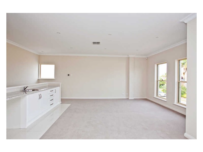 21 Antigua Grove, West Lakes SA 5021