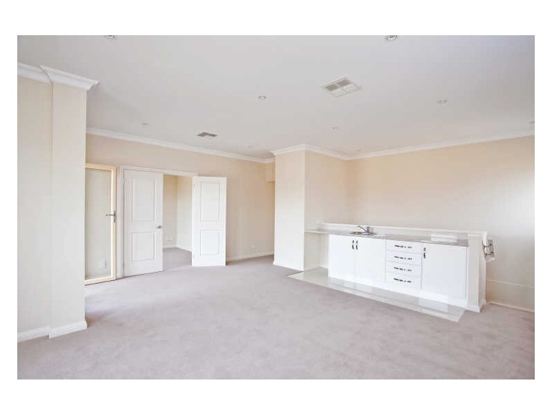 21 Antigua Grove, West Lakes SA 5021